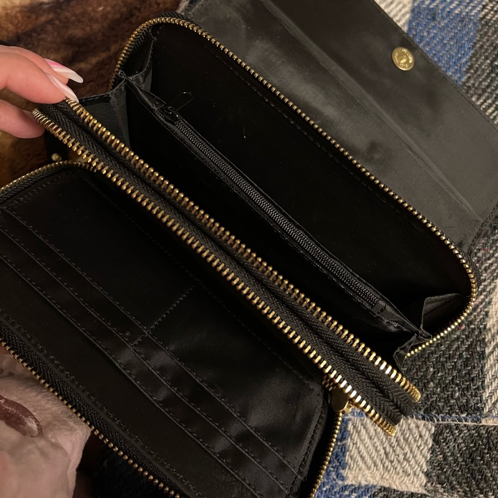 Black clutch purse - Picture 2 of 2